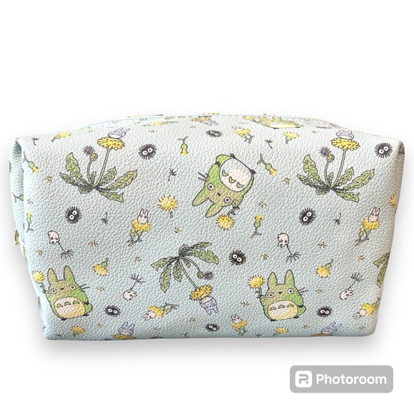 Studio Ghibli My Neighbor Totoro Totoro & Friends Makeup Bag - Picture 1 of 10